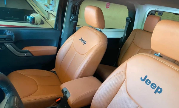  Black Jeep Wrangler Photo 7