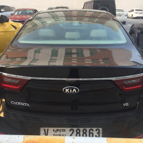  Negro Kia Cadenza Photo 3