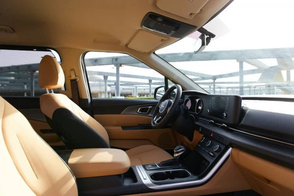  Black KIA Carnival Photo 5