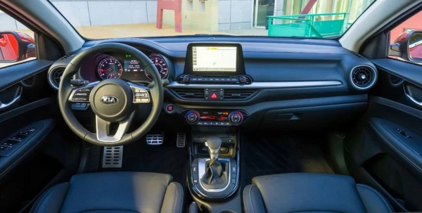  Black KIA Cerato Photo 2