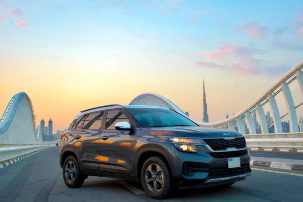  Black KIA Seltos Photo 9