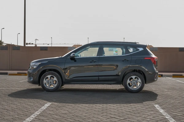  Black KIA Seltos Photo 4