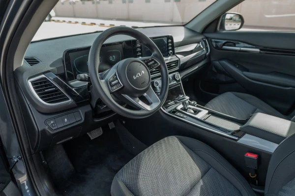  Black KIA Seltos Photo 5