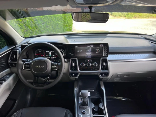  Black KIA Sorento Photo 2