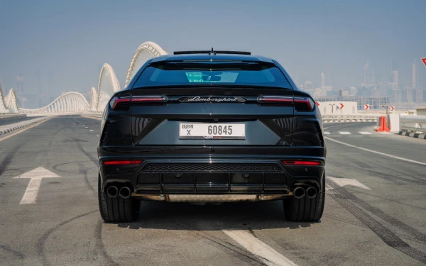  Black Lamborghini Urus Photo 2