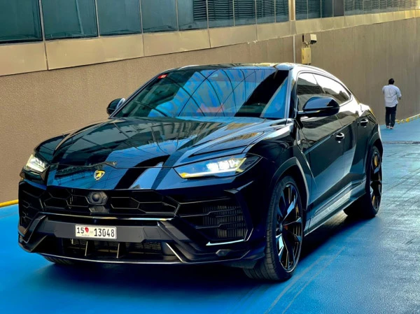  Black Lamborghini Urus Photo 4