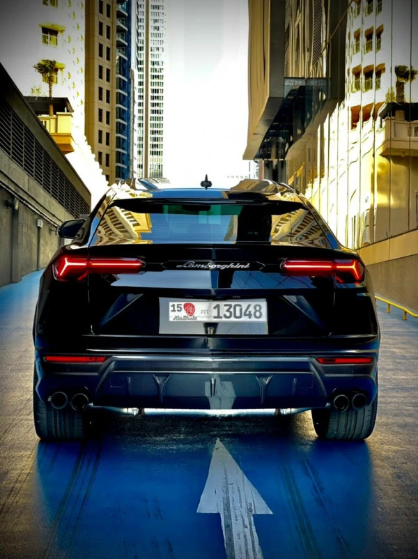  Black Lamborghini Urus Photo 7
