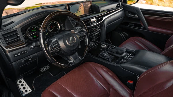  Black Lexus LX 570 Photo 5