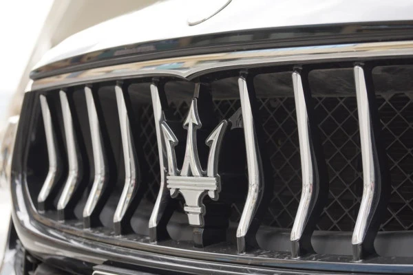  Black Maserati Ghibli Photo 3