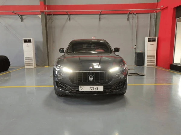  Black Maserati Levante Photo 3
