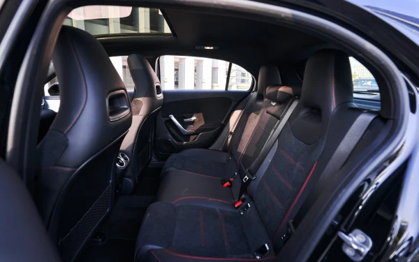  Black Mercedes A200 Photo 8