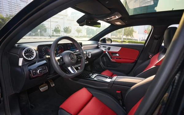  Black Mercedes A200 Photo 4