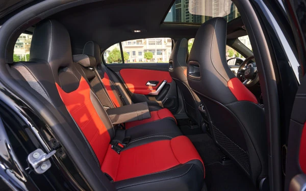  Black Mercedes A200 Photo 6