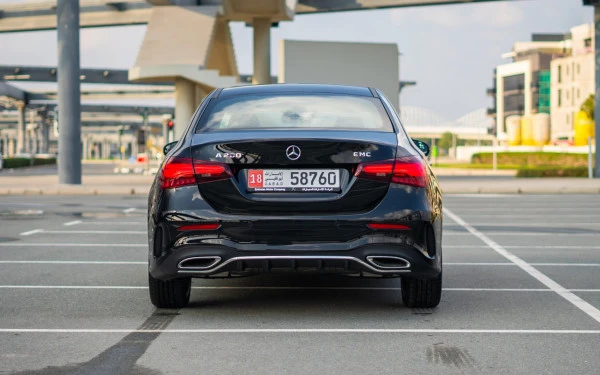  Schwarz Mercedes A200 Photo 4