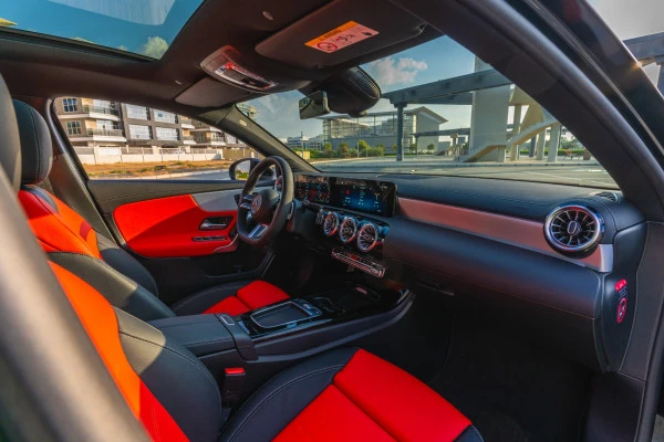  Schwarz Mercedes A200 Photo 6