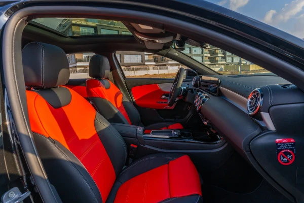  Schwarz Mercedes A200 Photo 7