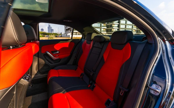  Schwarz Mercedes A200 Photo 9