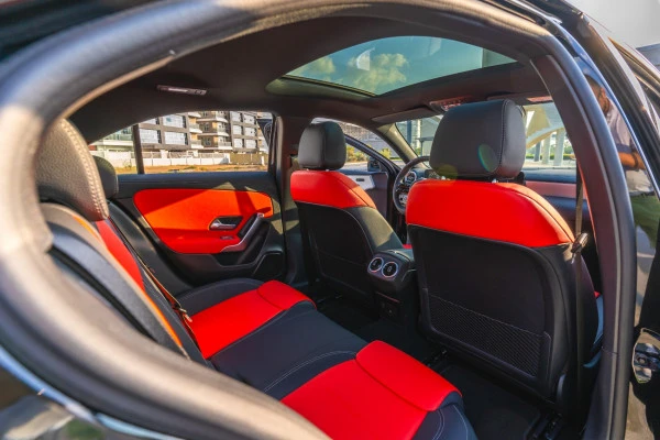  Schwarz Mercedes A200 Photo 10