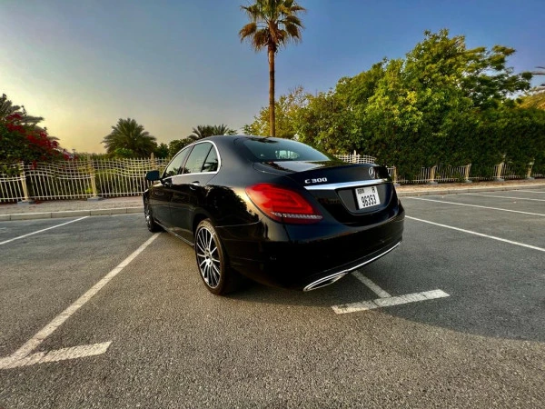  Negro Mercedes C300 Photo 2