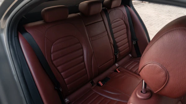  Noir Mercedes C200 Photo 8