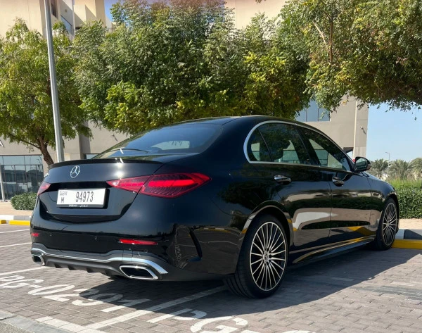  Schwarz Mercedes C200 Photo 2