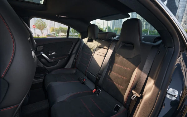  Black Mercedes CLA 250 Photo 8