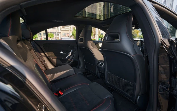  Black Mercedes CLA 250 Photo 9