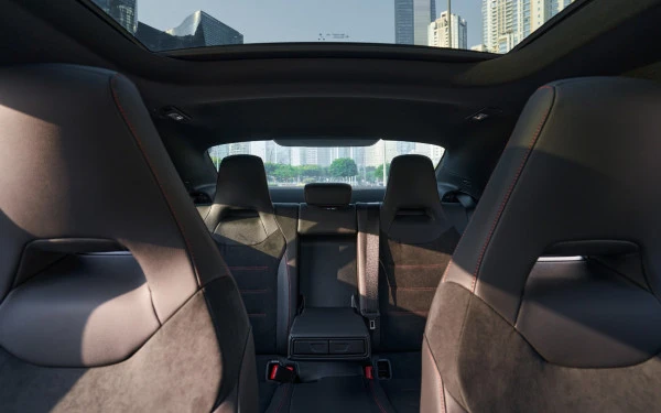  Black Mercedes CLA 250 Photo 10