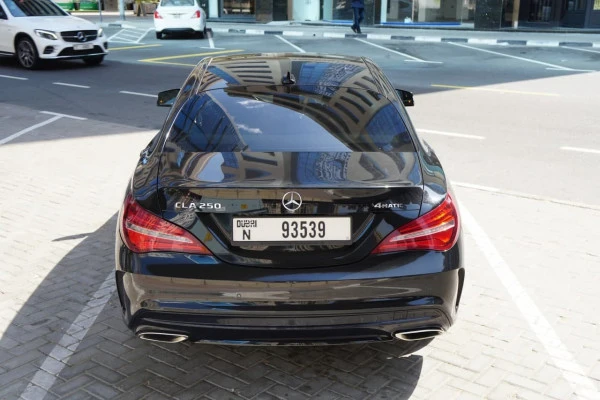  Черный Mercedes CLA Photo 3