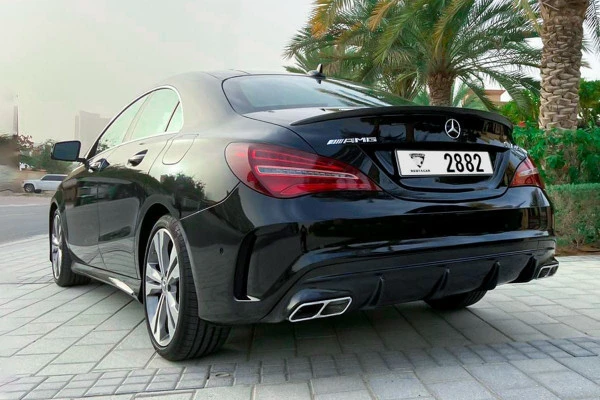  أسود مرسيدس CLA Photo 2