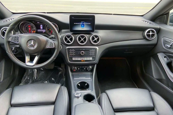  أسود مرسيدس CLA Photo 3