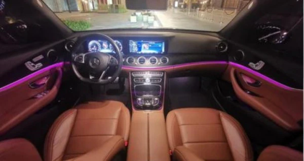  Noir Mercedes Classe E Photo 2