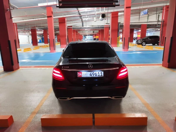  Black Mercedes E300 Class Photo 2