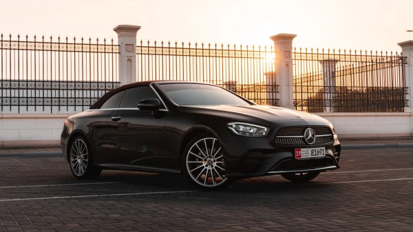  Black Mercedes E200 Photo 2