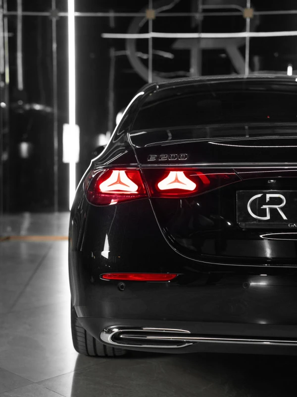  Noir Mercedes E 220 Photo 4