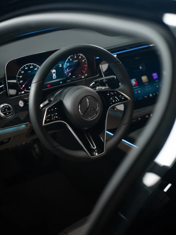  Noir Mercedes E 220 Photo 5
