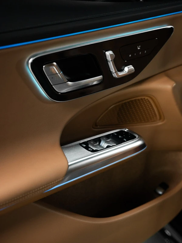 Noir Mercedes E 220 Photo 8
