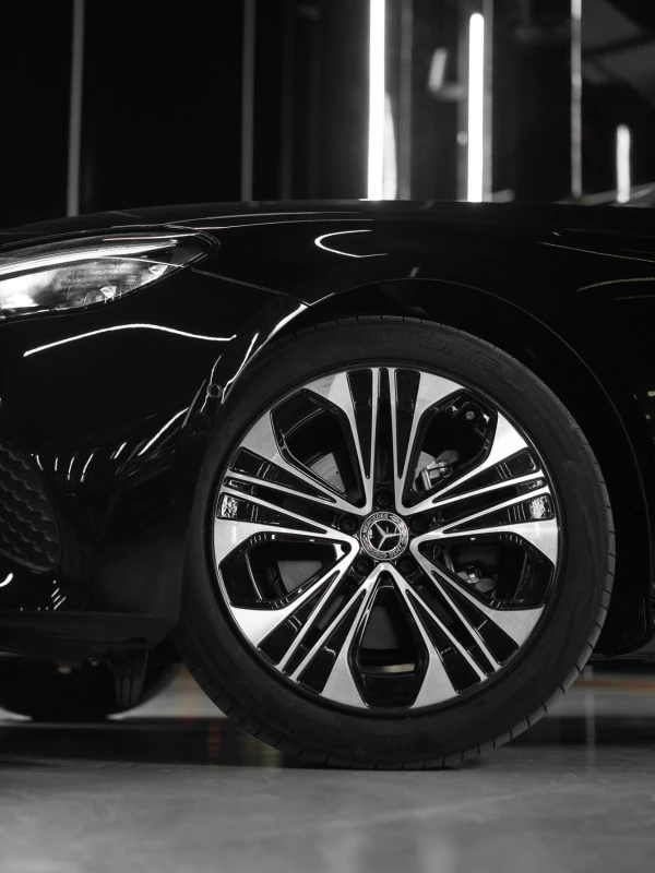  Noir Mercedes E 220 Photo 10