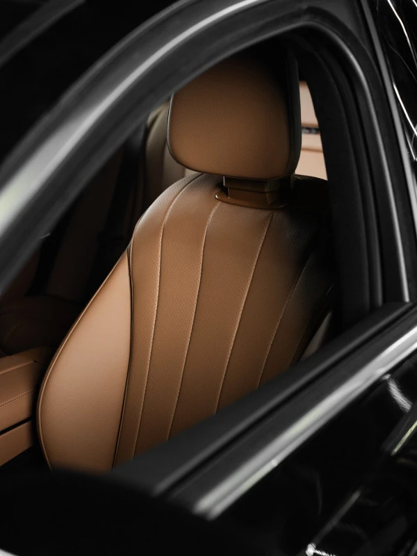  Noir Mercedes E 220 Photo 11