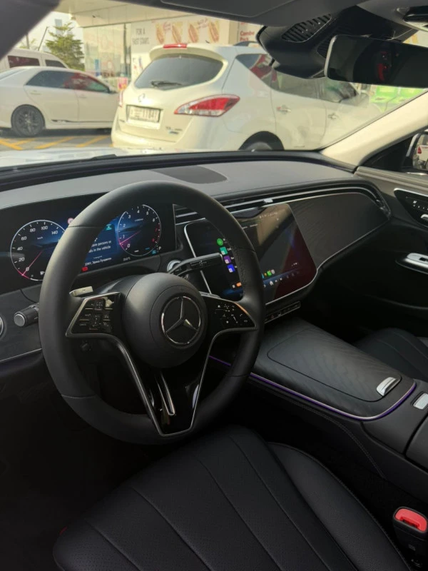  Черный Mercedes E200 Photo 5