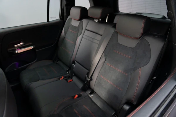  أسود مرسيدس GLB 200 Photo 5