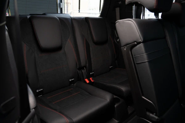  أسود مرسيدس GLB 200 Photo 6