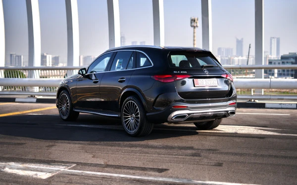  Black Mercedes GLC 200 SUV Photo 2