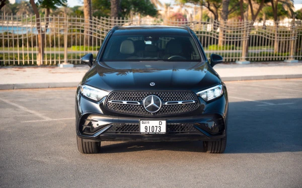  Schwarz Mercedes GLC 300 Photo 3