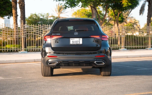  Schwarz Mercedes GLC 300 Photo 5