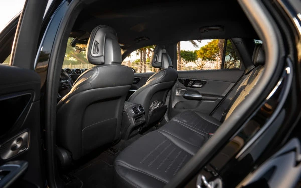  Schwarz Mercedes GLC 300 Photo 9