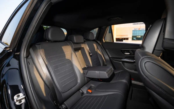  Schwarz Mercedes GLC 300 Photo 10