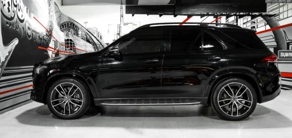  Black Mercedes GLE 450 AMG Photo 3