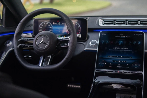  Black Mercedes S500 Class Photo 2