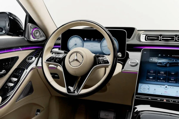  أسود مرسيدس S550 مايباخ Photo 3